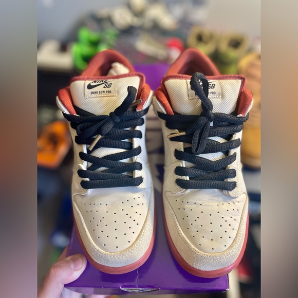 Nike SB Dunk Low Pro - “Hennessy”
Brand new with original everything - SZ 7.5M - Picture 2 of 10